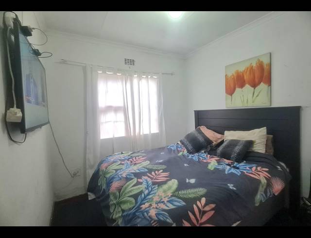 2 BEDROOM HOUSE FOR SALE IN HIGHBURY PARK